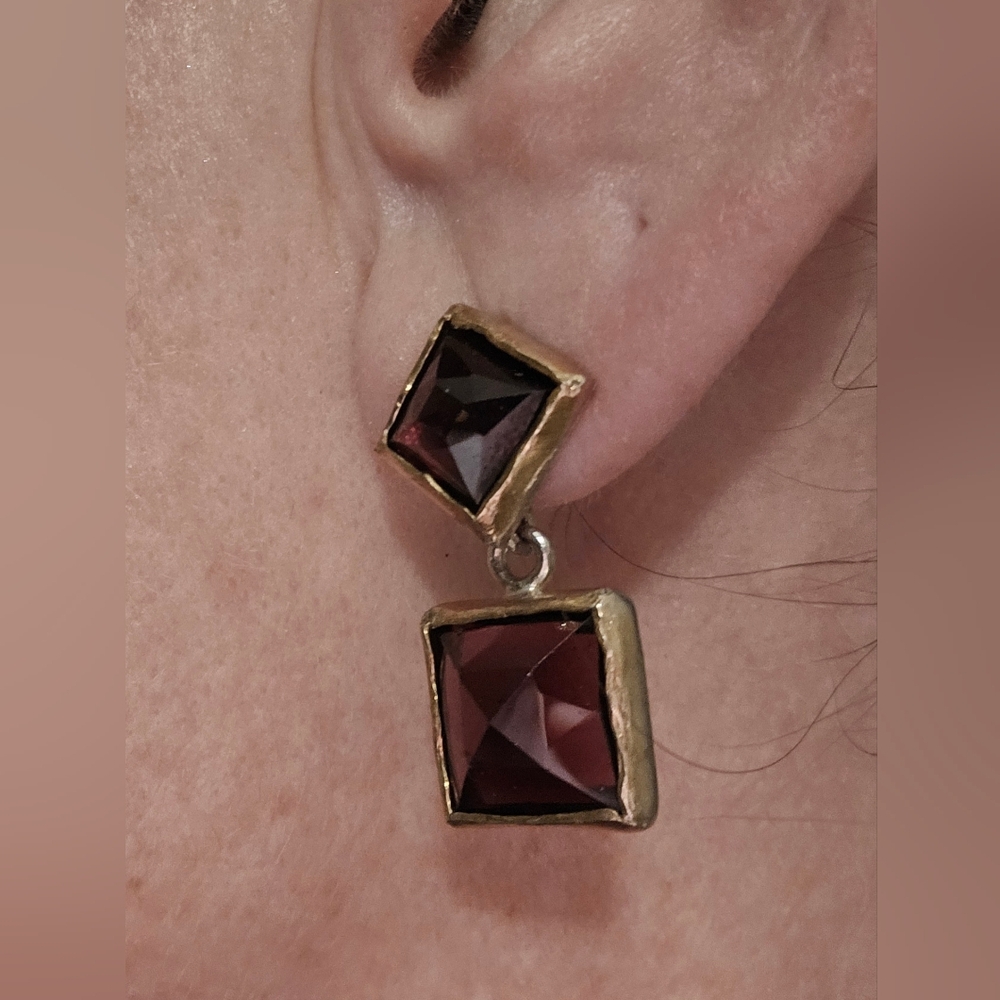 YAM Jewelers Israel Garnet 2-Tone 925 SS Square Cut Dangle Earrings 1"Drop